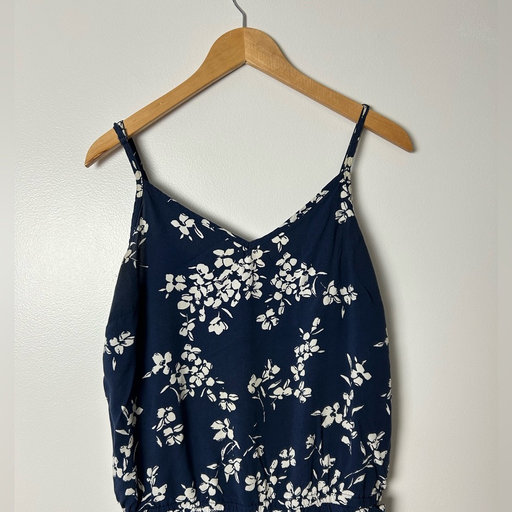 💜 Women’s Gap Navy Blue Floral Jumpsuit Size Large
